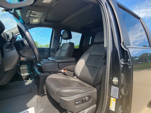 Used 2022 Chevrolet Silverado 2500 LT w/ Midnight Edition AWD/4WD image 13