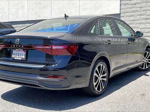 Used 2025 Volkswagen Jetta Sport FWD image 12
