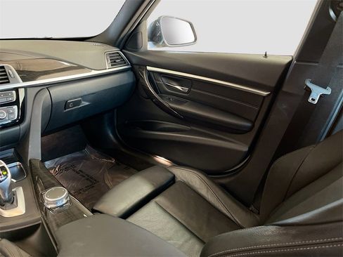 Used 2018 BMW 330i xDrive Sedan w/ Convenience Package image 24