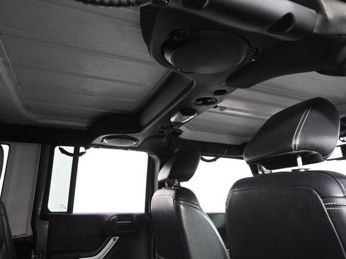 Used 2014 Jeep Wrangler Unlimited Rubicon AWD/4WD image 17