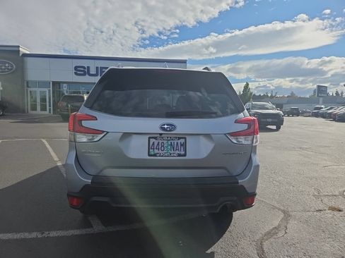 Used 2021 Subaru Forester Limited AWD/4WD image 6