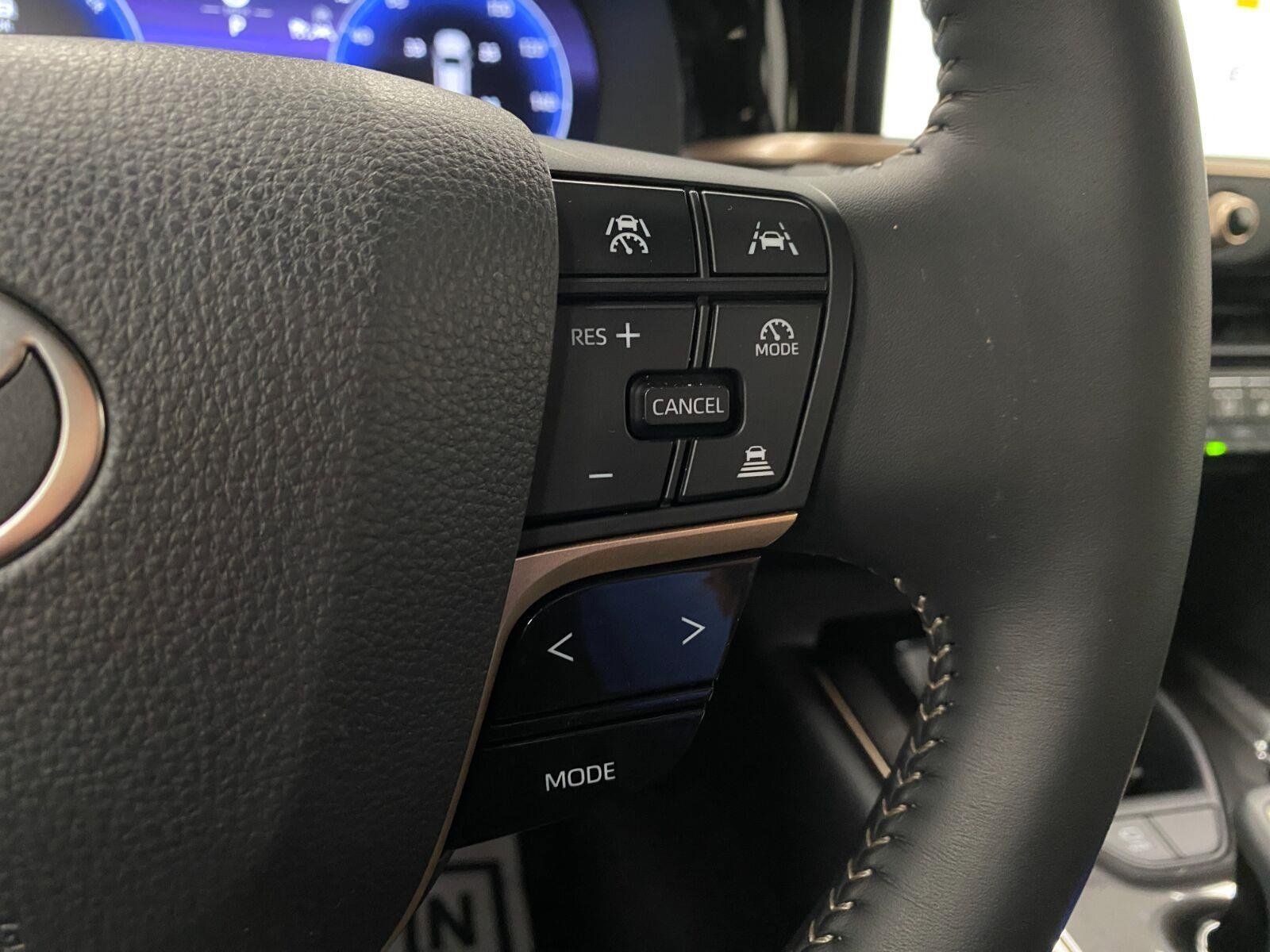 Used 2026 Toyota Crown Signia w/ Advanced Technology Package AWD/4WD image 16