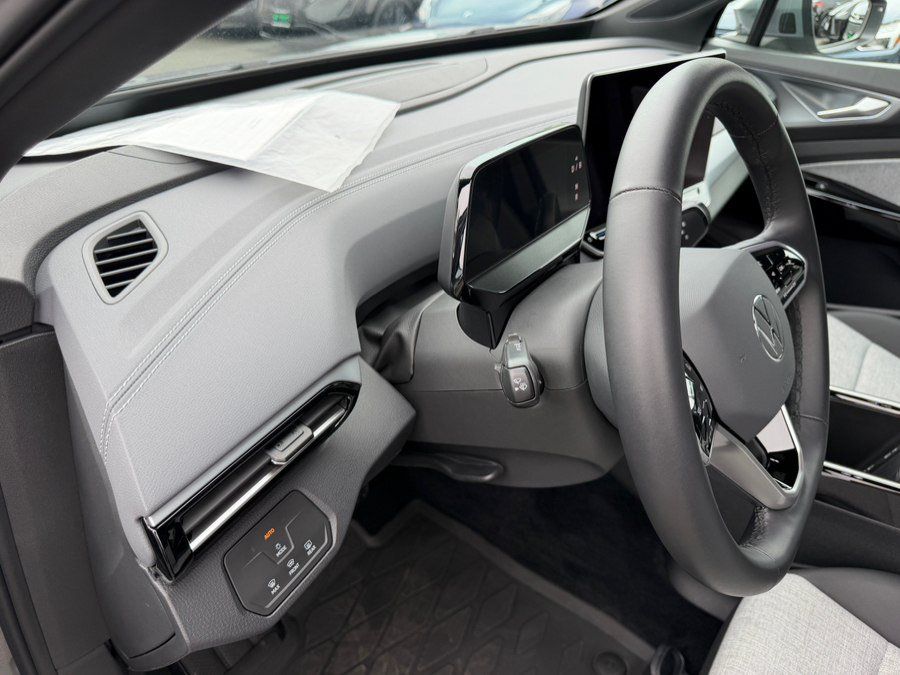 Used 2024 Volkswagen ID.4 Pro AWD/4WD image 10