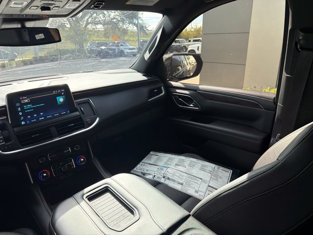 Used 2023 Chevrolet Tahoe Z71 w/ Luxury Package AWD/4WD image 10