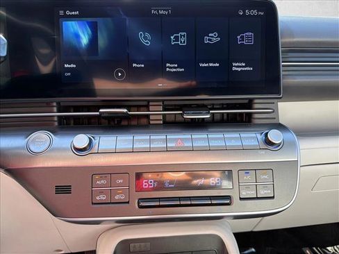 Used 2025 Hyundai Kona SEL FWD image 20