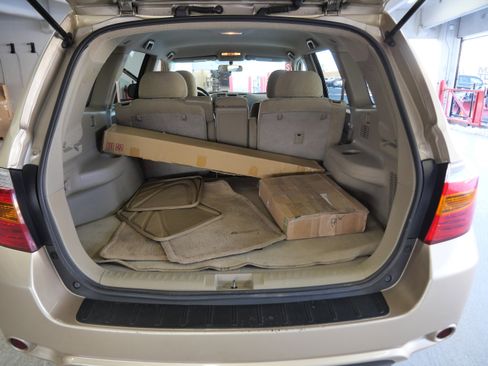 Used 2010 Toyota Highlander 2WD image 18