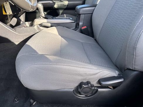 Used 2017 Toyota Tacoma SR5 w/ Tow Package image 20