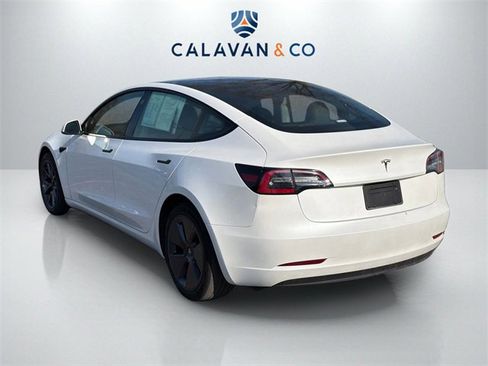 Used 2023 Tesla Model 3 Standard Range image 3