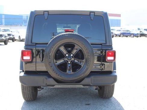 Used 2022 Jeep Wrangler Unlimited Sport AWD/4WD image 5