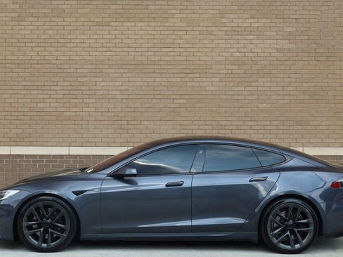 Used 2022 Tesla Model S Plaid AWD/4WD image 2