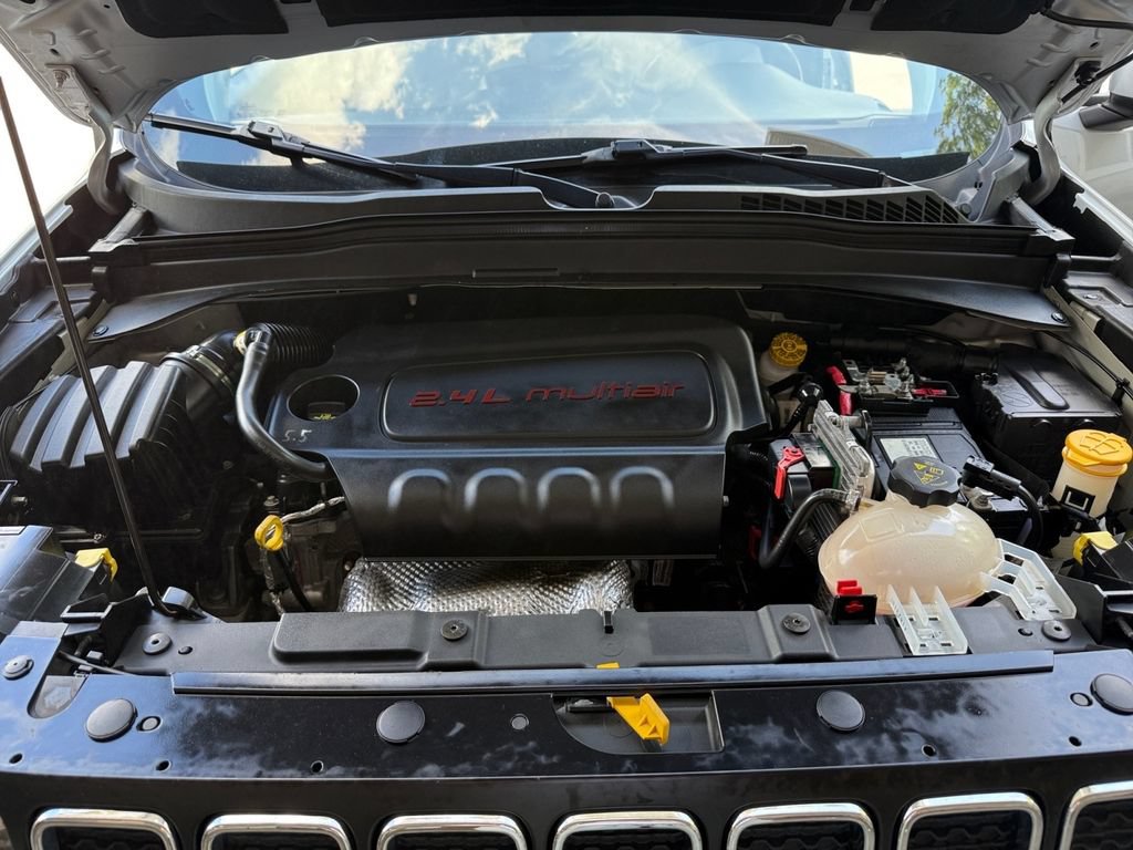 Used 2020 Jeep Renegade Latitude w/ Cold Weather Group AWD/4WD image 26