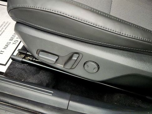 Used 2023 Kia Niro EX image 11