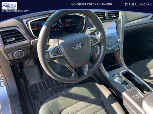 Used 2020 Ford Fusion SE FWD image 7
