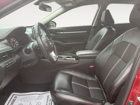 Used 2024 Nissan Altima 2.5 SR image 9