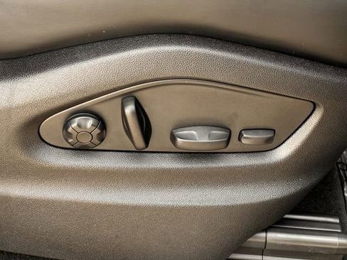 Used 2023 Porsche Cayenne image 26