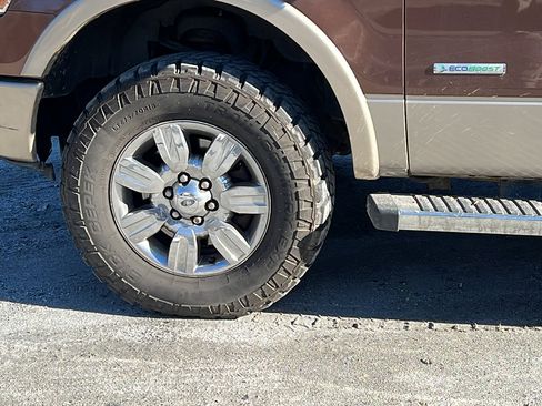 Used 2011 Ford F150 Lariat w/ Lariat Chrome Pkg image 12