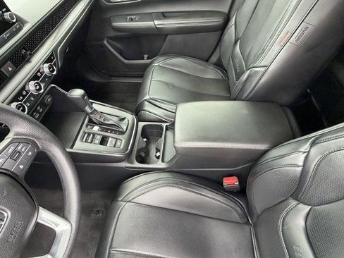 Used 2025 Honda CR-V EX image 19