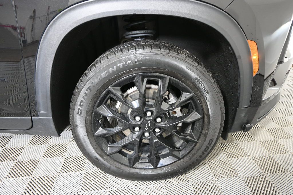 Used 2024 Chevrolet Traverse LT w/ Enhanced Driving Package AWD/4WD image 11