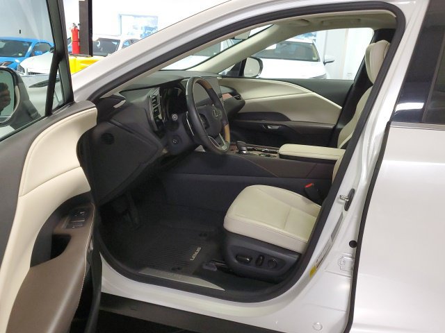 Used 2023 Lexus RX 350 Premium w/ Accessory Package AWD/4WD image 13