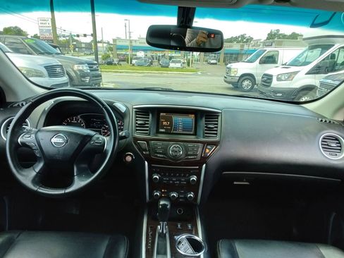 Used 2014 Nissan Pathfinder SL image 11