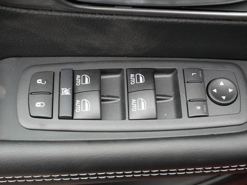 New 2026 Chrysler Pacifica Select image 13