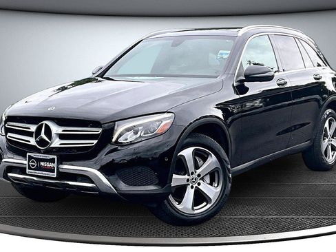 Used 2018 Mercedes-Benz GLC 300 4MATIC image 4