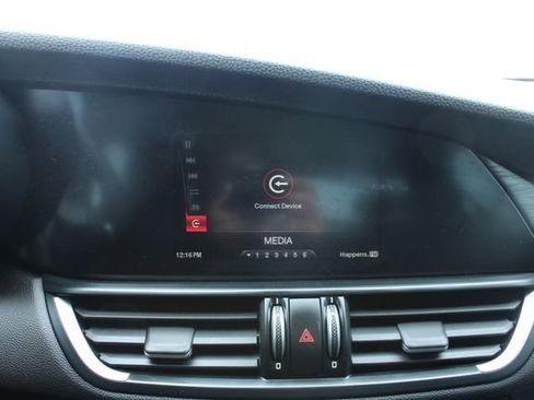 Used 2017 Alfa Romeo Giulia Sprint w/ Cold Weather Package image 19