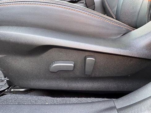 Used 2023 Subaru Crosstrek 2.5i Limited w/ Moonroof Package image 14