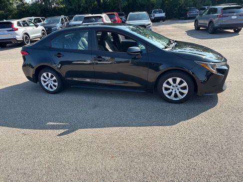 Used 2021 Toyota Corolla LE FWD image 17