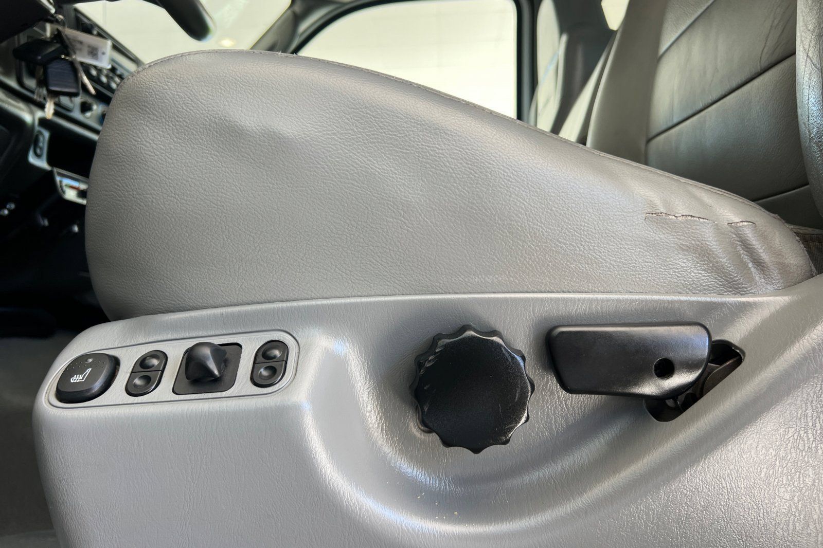 Used 2003 Ford F350 XL AWD/4WD image 13