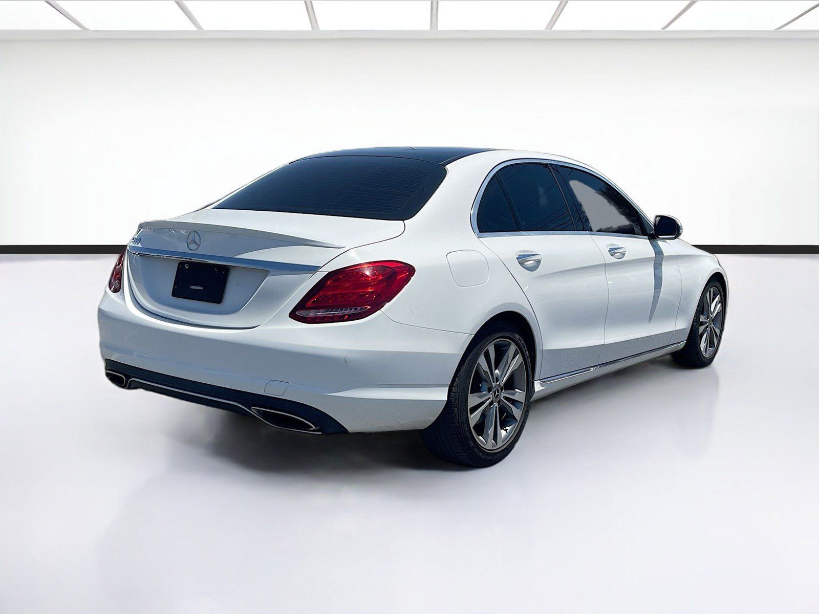 Used 2018 Mercedes-Benz C 300 Sedan w/ Premium Package image 4
