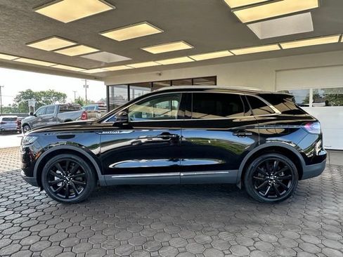 Used 2023 Lincoln Nautilus Reserve w/ Monochromatic Package AWD/4WD image 2