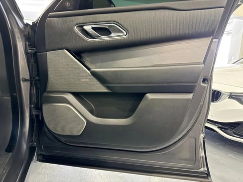 Used 2018 Land Rover Range Rover Velar R-Dynamic SE AWD/4WD image 39