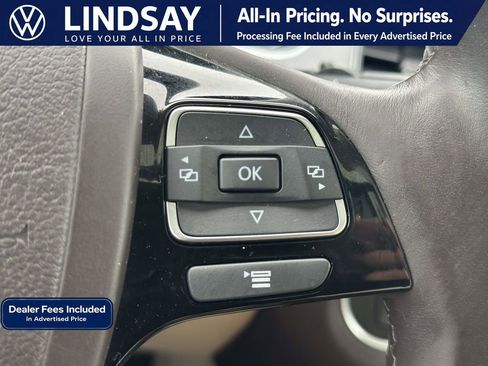 Used 2016 Volkswagen Touareg Sport AWD/4WD image 21