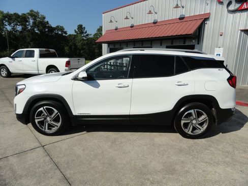 Used 2019 GMC Terrain SLT w/ Preferred Package FWD image 3