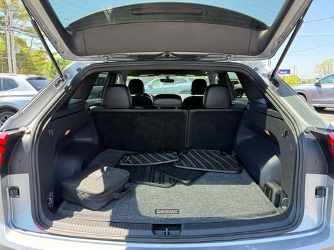 Certified 2023 Volkswagen Atlas Cross Sport SE AWD/4WD image 13