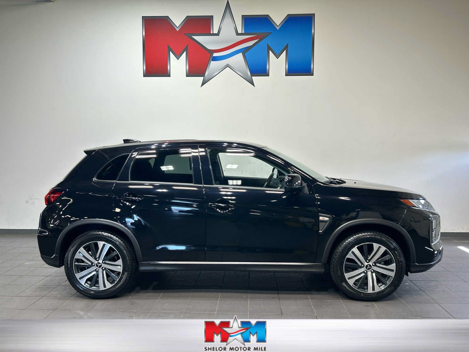 Used 2025 Mitsubishi Outlander Sport AWD image 1