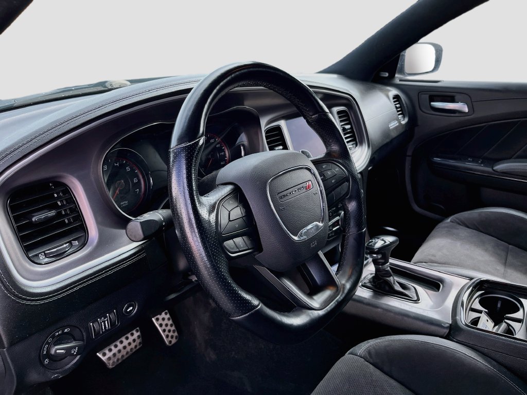 Used 2022 Dodge Charger R/T w/ Plus Group RWD image 9