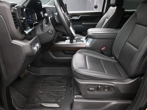 Used 2024 GMC Sierra 1500 SLT image 15
