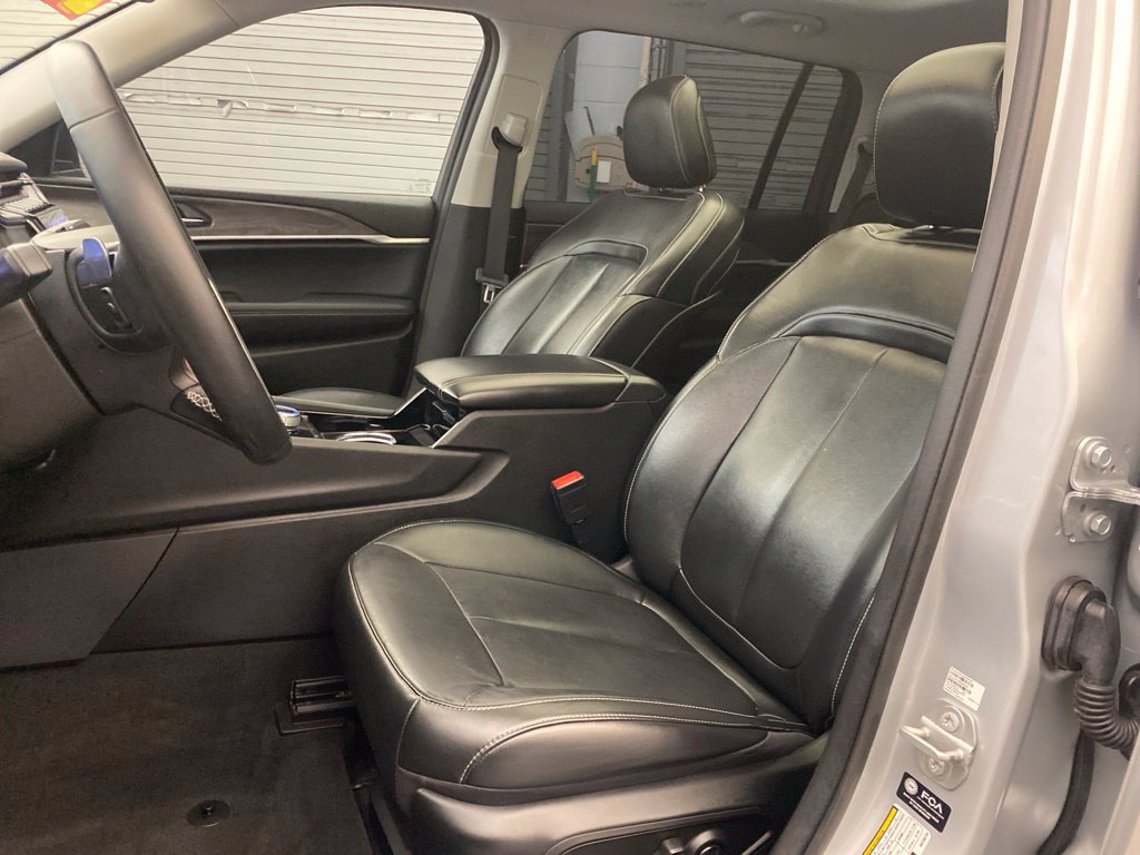 Used 2021 Jeep Grand Cherokee L Limited AWD/4WD image 21