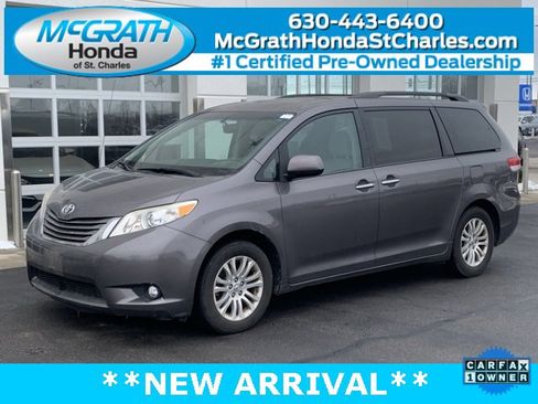 Used 2013 Toyota Sienna XLE image 1