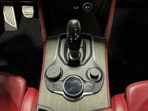 Used 2018 Alfa Romeo Stelvio Ti Sport image 33