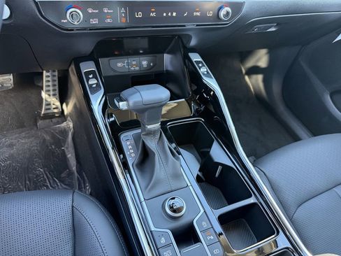 New 2026 Kia Sorento S FWD image 24