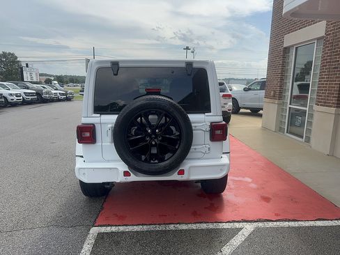 Used 2023 Jeep Wrangler Unlimited Sahara AWD/4WD image 10
