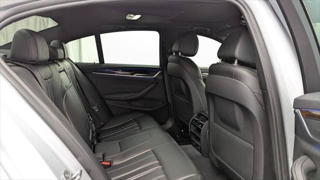 Used 2019 BMW 530e w/ Convenience Package RWD image 17