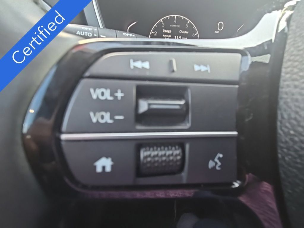 Certified 2025 Honda Pilot EX-L image 17