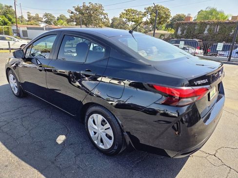 Used 2020 Nissan Versa S FWD image 2