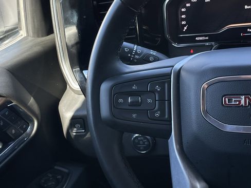 Certified 2025 GMC Sierra 1500 SLT image 14