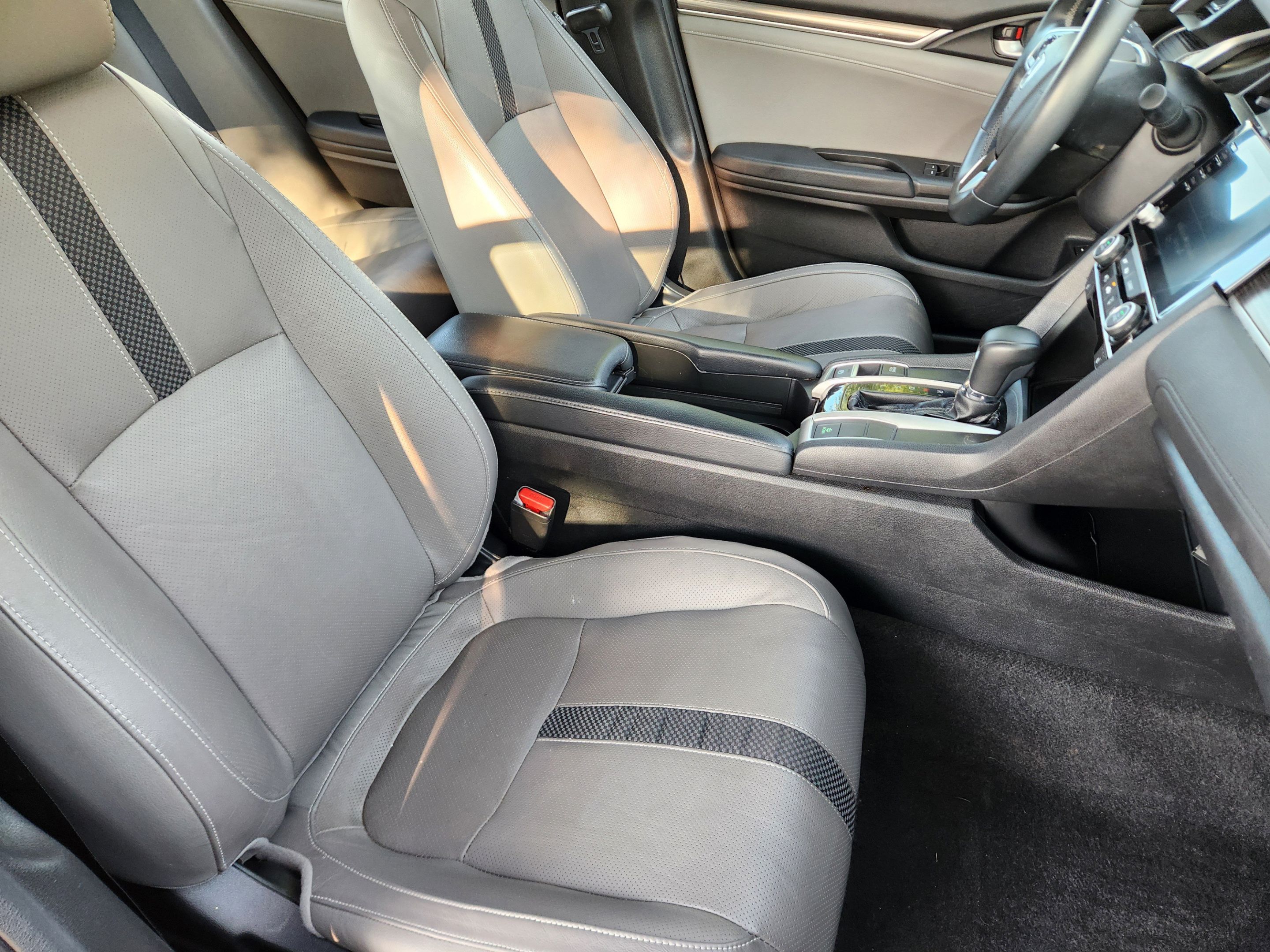 Used 2020 Honda Civic EX-L image 7