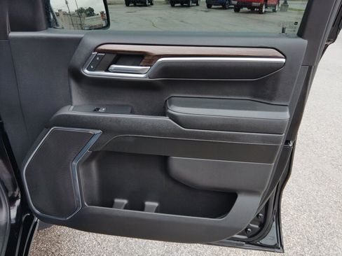 Used 2023 Chevrolet Silverado 1500 LT AWD/4WD image 32